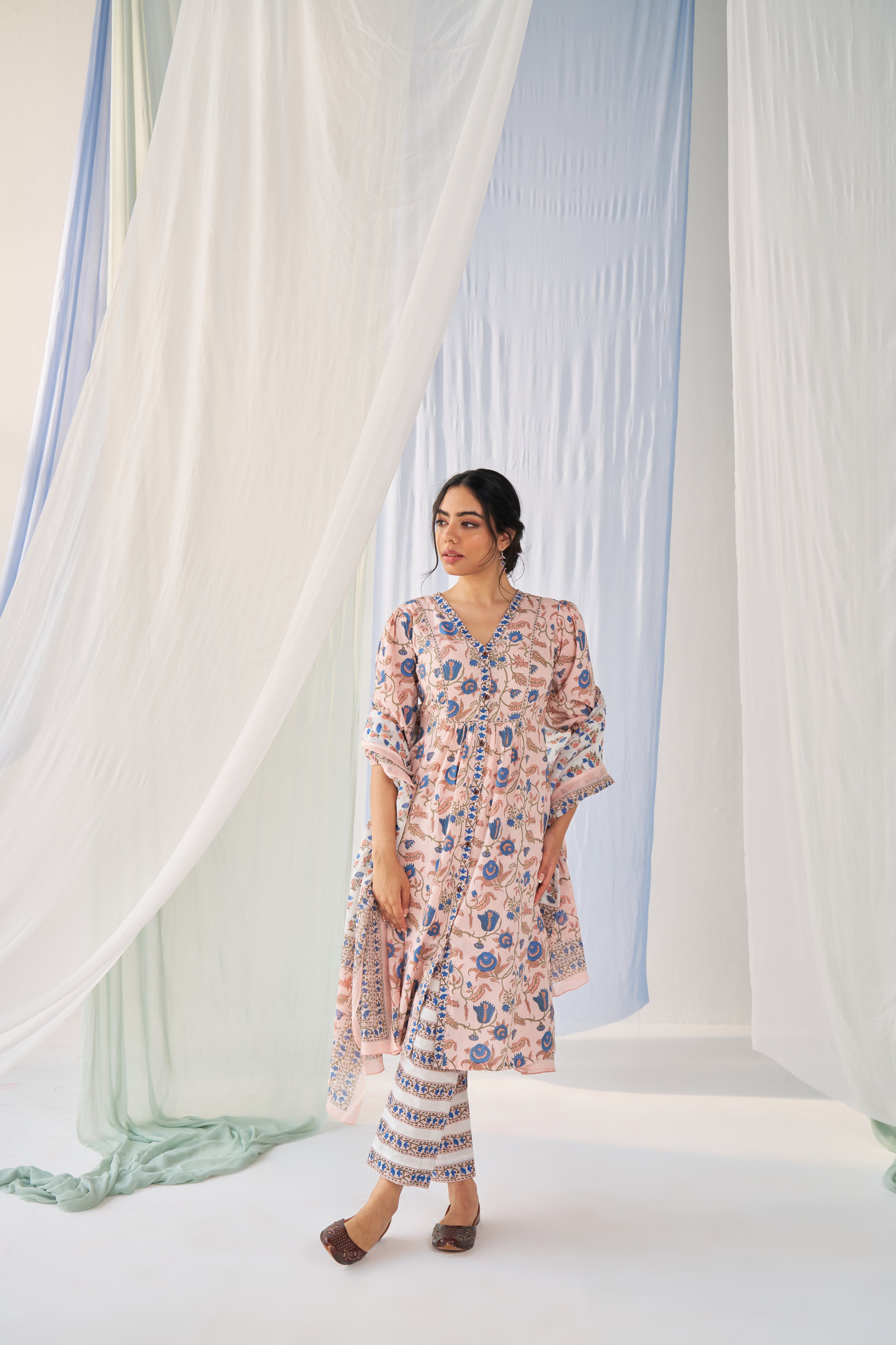 Falak- Adaara floral faded pink and blue Suit set with pant and dupatta